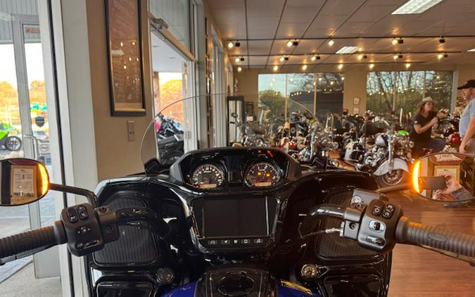2026 Indian Motorcycle® Pursuit 112 Dark Horse® with PowerBand Audio Package