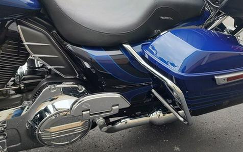 2015 Harley-Davidson FLTRUSE - CVO Road Glide Ultra