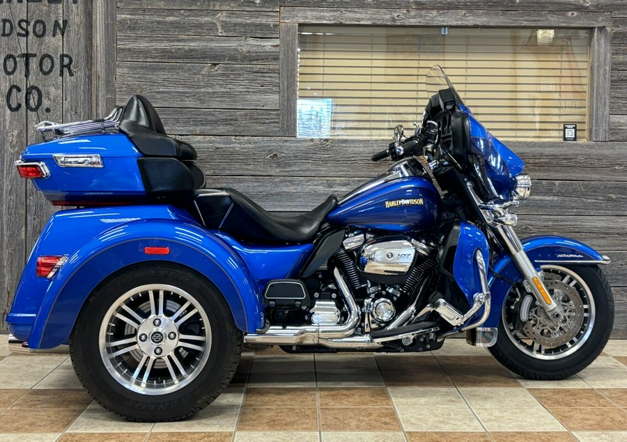 2017 Harley-Davidson Tri Glide Ultra Custom Colour Bonneville Blue/Fathom Bl