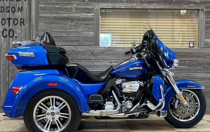 2017 Harley-Davidson Tri Glide Ultra Custom Colour Bonneville Blue/Fathom Bl