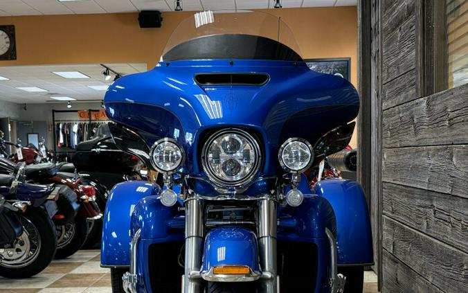 2017 Harley-Davidson Tri Glide Ultra Custom Colour Bonneville Blue/Fathom Bl