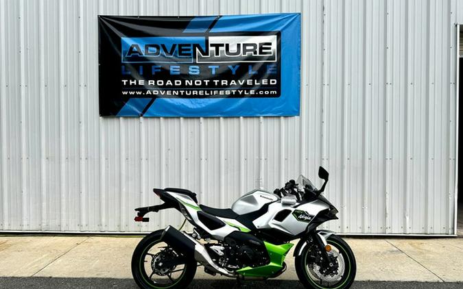 2024 Kawasaki Ninja 7 Hybrid First Look [12 Fast Facts; 40 Pics]