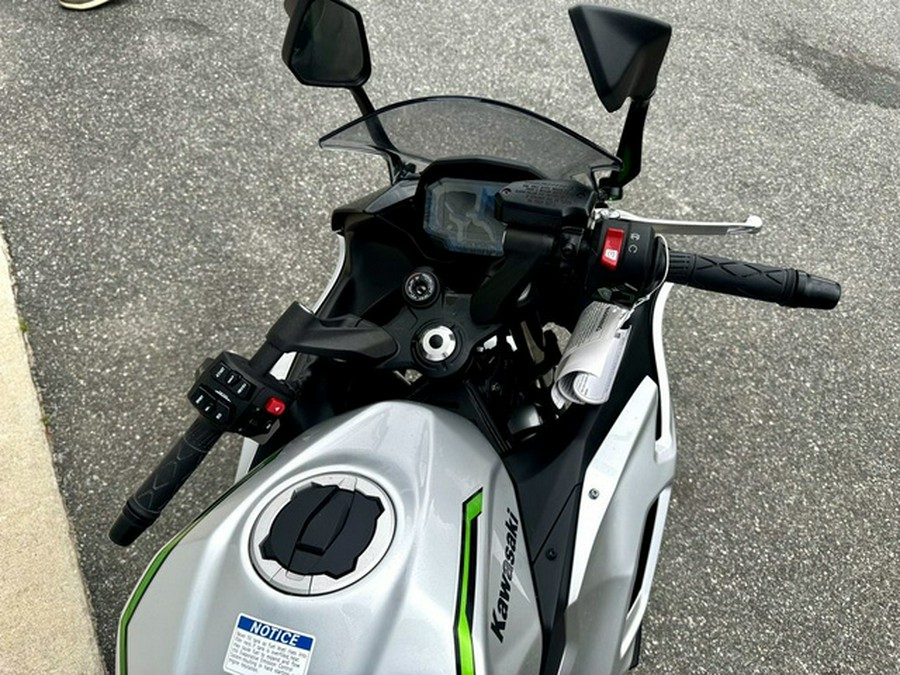 2024 Kawasaki Ninja 7 Hybrid ABS
