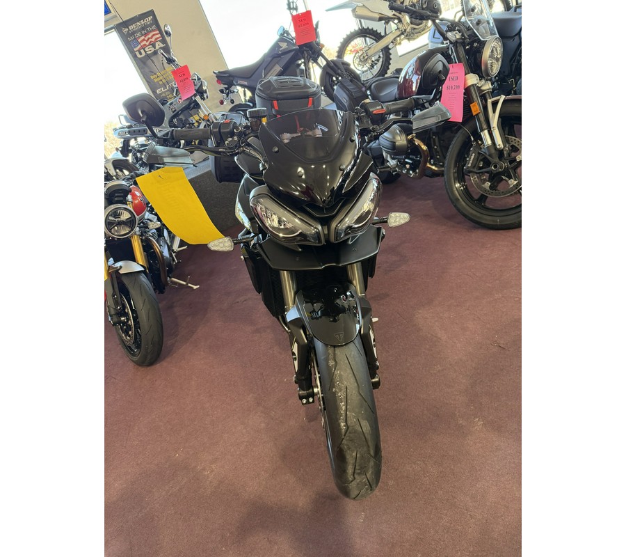 2025 Triumph Street Triple 765 RS