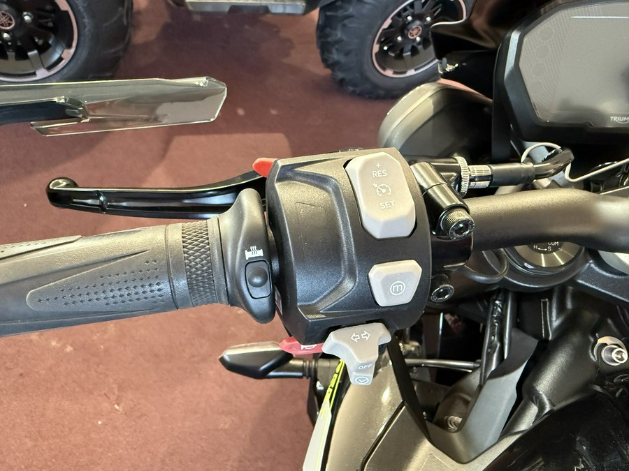 2025 Triumph Street Triple 765 RS