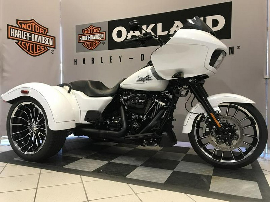 2025 Harley-Davidson® FLTRT - Road Glide® 3