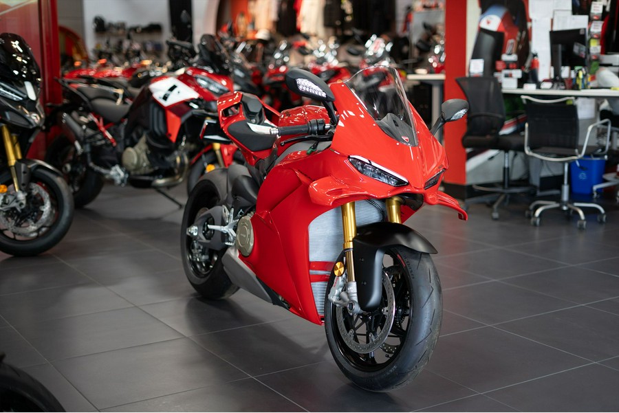 2025 Ducati Panigale V4 S