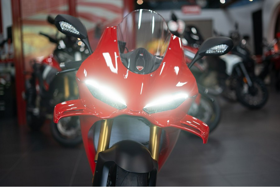 2025 Ducati Panigale V4 S