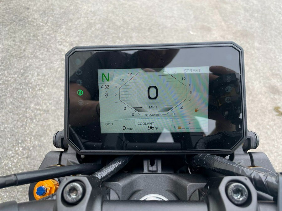 2025 Yamaha MT-09 SP