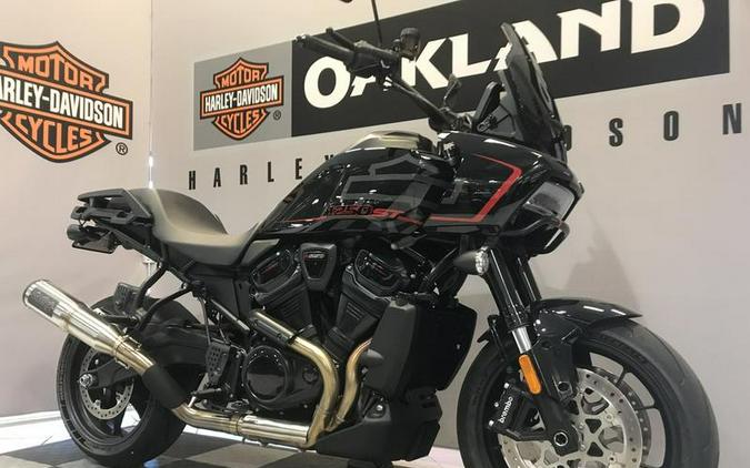 2025 Harley-Davidson® RA1250ST - Pan America® 1250 ST