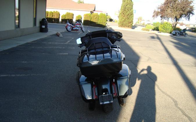 2025 Harley-Davidson® Street Glide® Ultra Iron Horse Metallic / Vivid Black - Black Finish