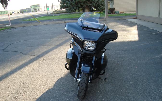 2025 Harley-Davidson® Street Glide® Ultra Iron Horse Metallic / Vivid Black - Black Finish