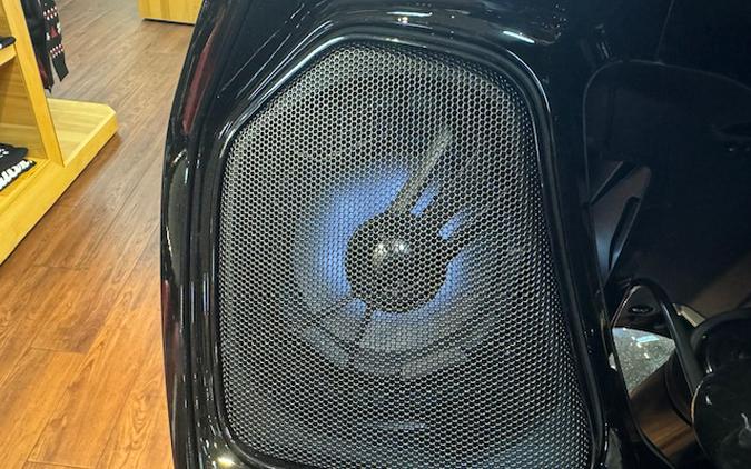 2026 Indian Motorcycle® Challenger 112 Dark Horse® with PowerBand Audio Package