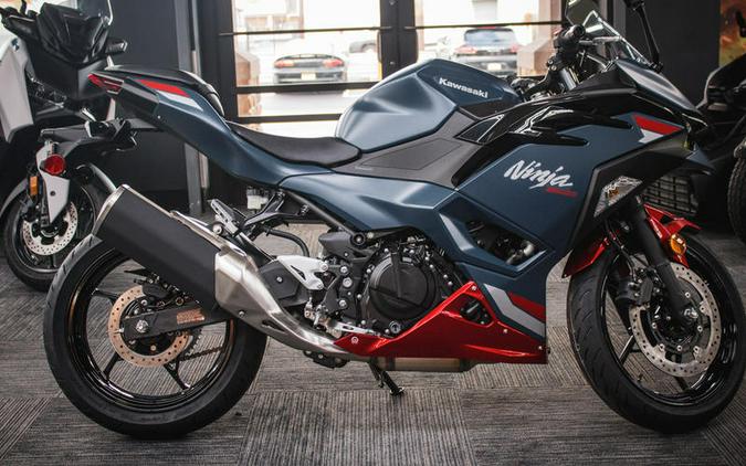 2026 Kawasaki Ninja® 500 ABS Metallic Matte Twilight Blue