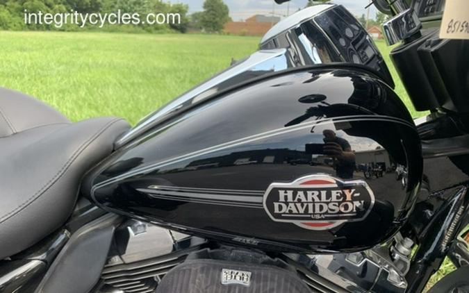 2011 Harley-Davidson® FLHTCUTG - Tri Glide® Ultra Classic®