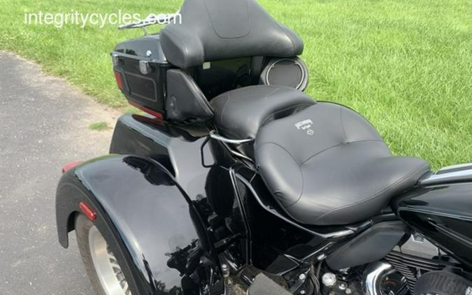 2011 Harley-Davidson® FLHTCUTG - Tri Glide® Ultra Classic®