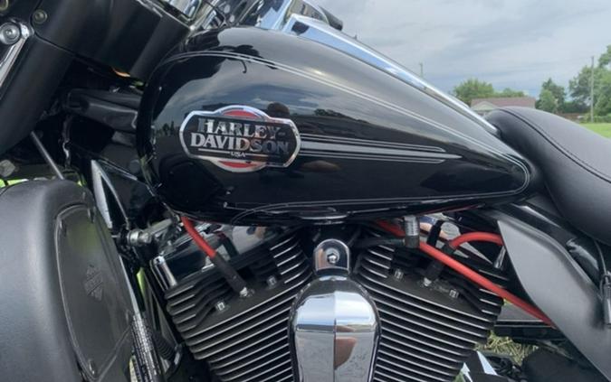 2011 Harley-Davidson® FLHTCUTG - Tri Glide® Ultra Classic®