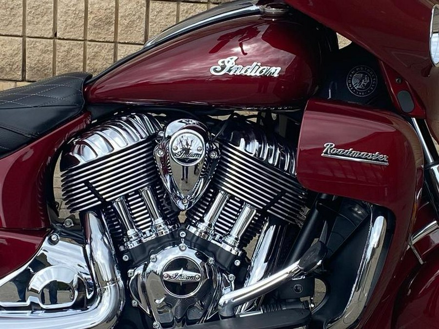 2017 Indian Motorcycle® Roadmaster® Burgundy Metallic