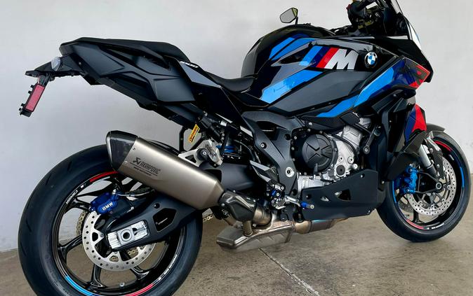 2026 BMW M1000XR