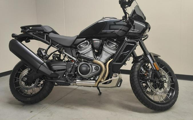 2024 Harley-Davidson Pan America™ 1250 Special VIVID BLACK