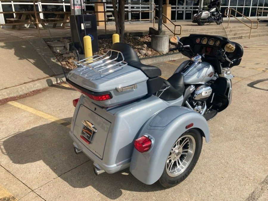 2023 Harley-Davidson FLHTCUTG - Tri Glide Ultra