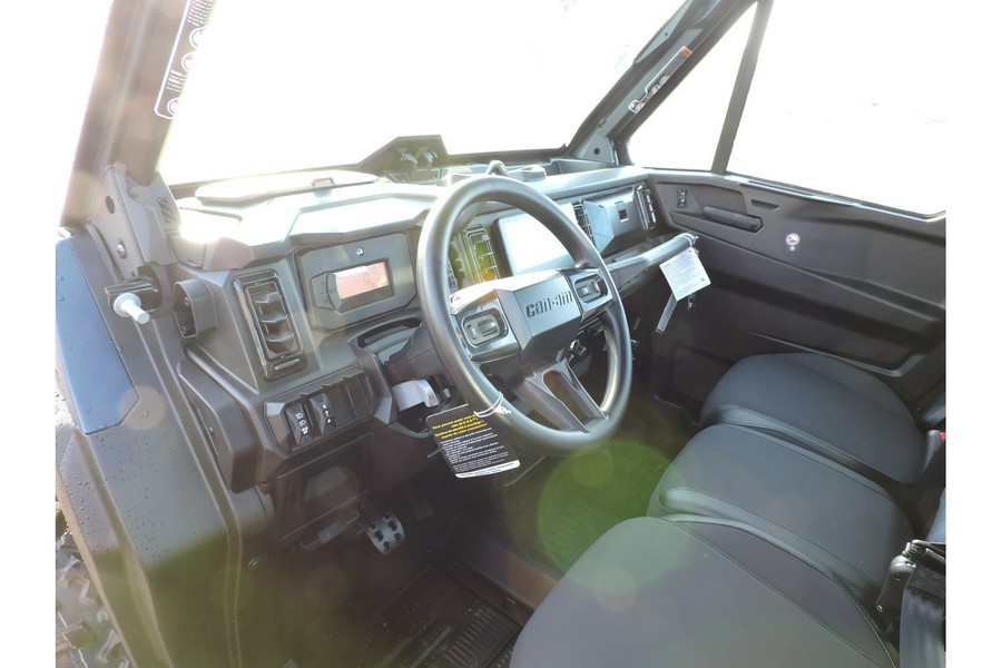 2026 Can-Am Defender XT CAB HD11