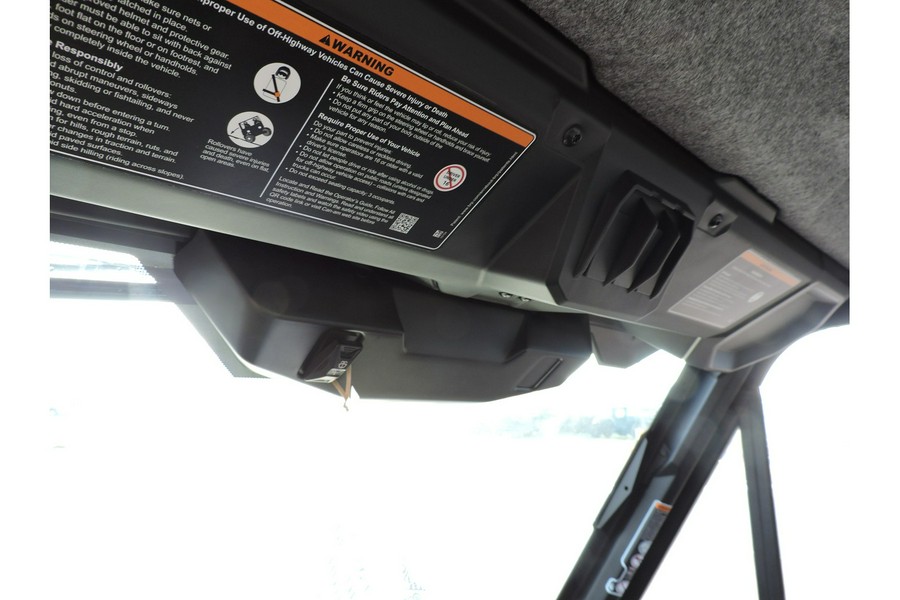 2026 Can-Am Defender XT CAB HD11