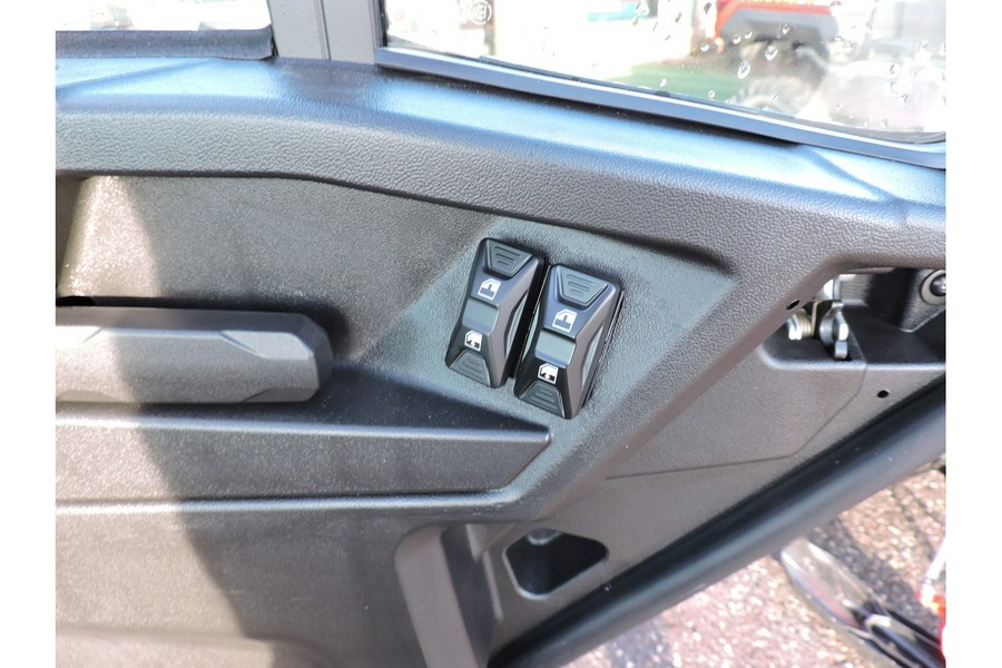 2026 Can-Am Defender XT CAB HD11