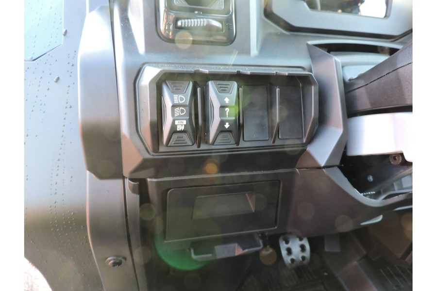 2026 Can-Am Defender XT CAB HD11