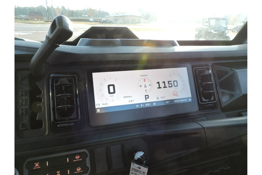 2026 Can-Am Defender XT CAB HD11