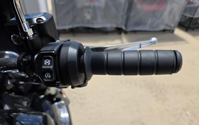 2025 Indian Scout Classic Limited +Tech Black Metallic