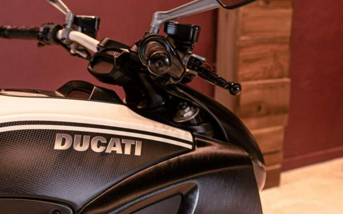 2013 DUCATI DIAVEL AMG EDITION