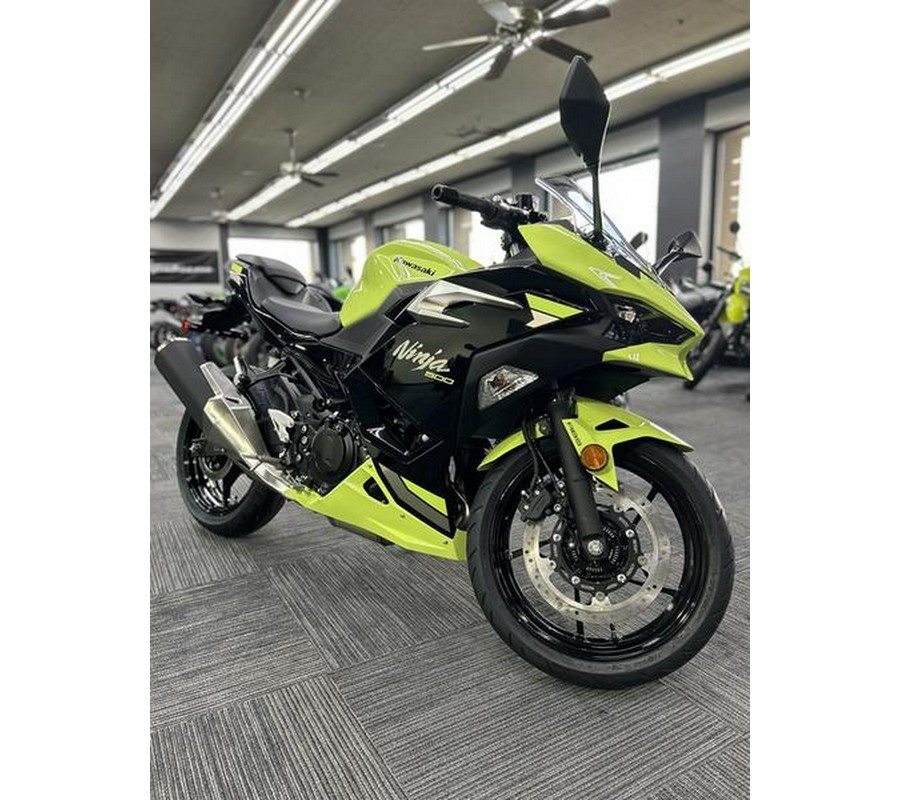2026 Kawasaki Ninja® 500 ABS Metallic Yellowish Green/Ebony