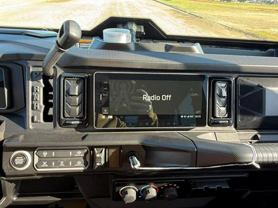 2027 Can-Am Defender XU MAX Limited HD11