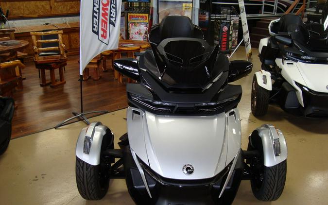 2024 Can-Am® Spyder RT Limited Dark Wheels