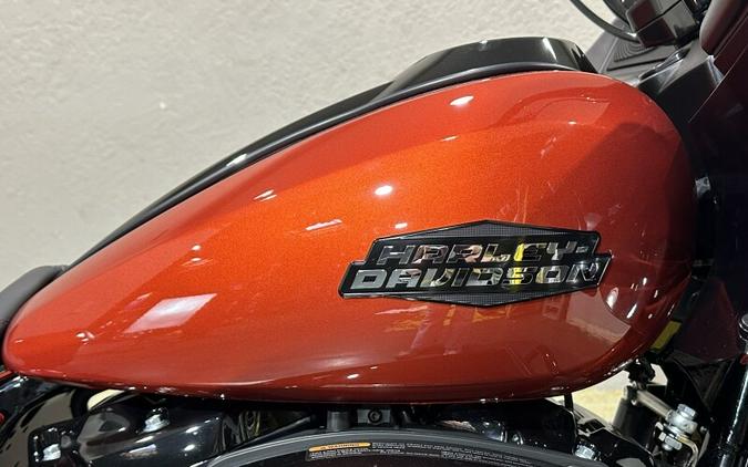 Harley-Davidson Road Glide® 2024 FLTRX 84445528 WHISKEY FIRE