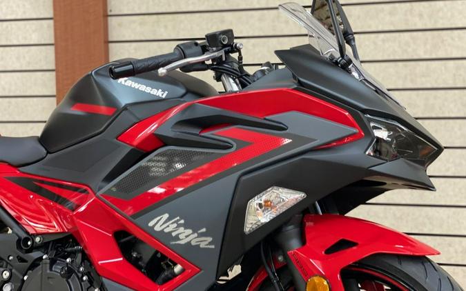 2024 Kawasaki Ninja® 500 ABS Passion Red/Metallic Flat Spark Black