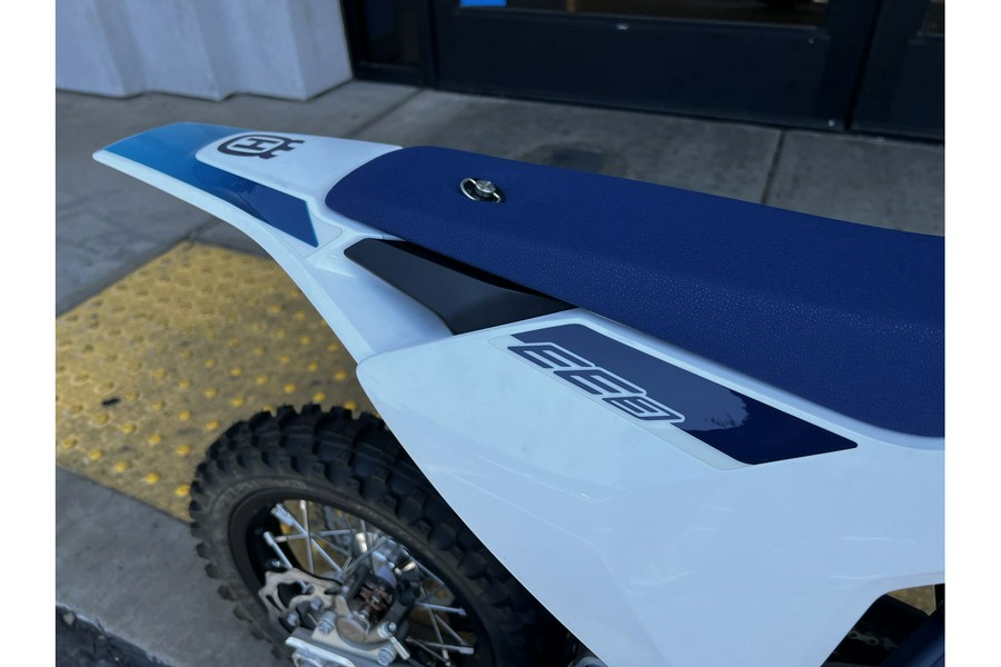 2024 Husqvarna Motorcycles EE 3