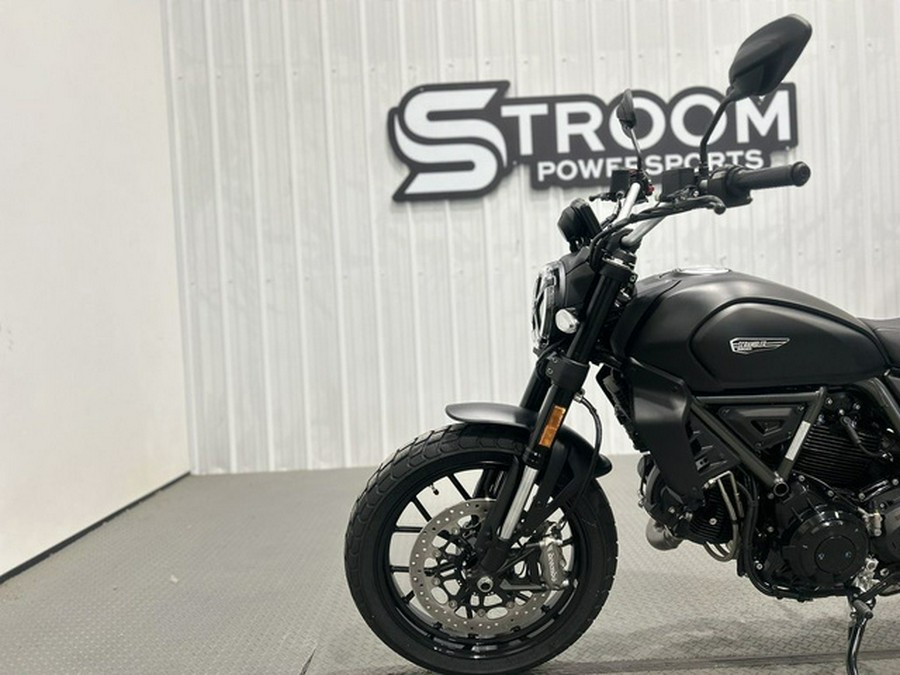 2025 Ducati Scrambler Icon Dark 800 ICON