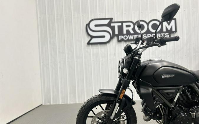 2025 Ducati Scrambler Icon Dark 800 ICON
