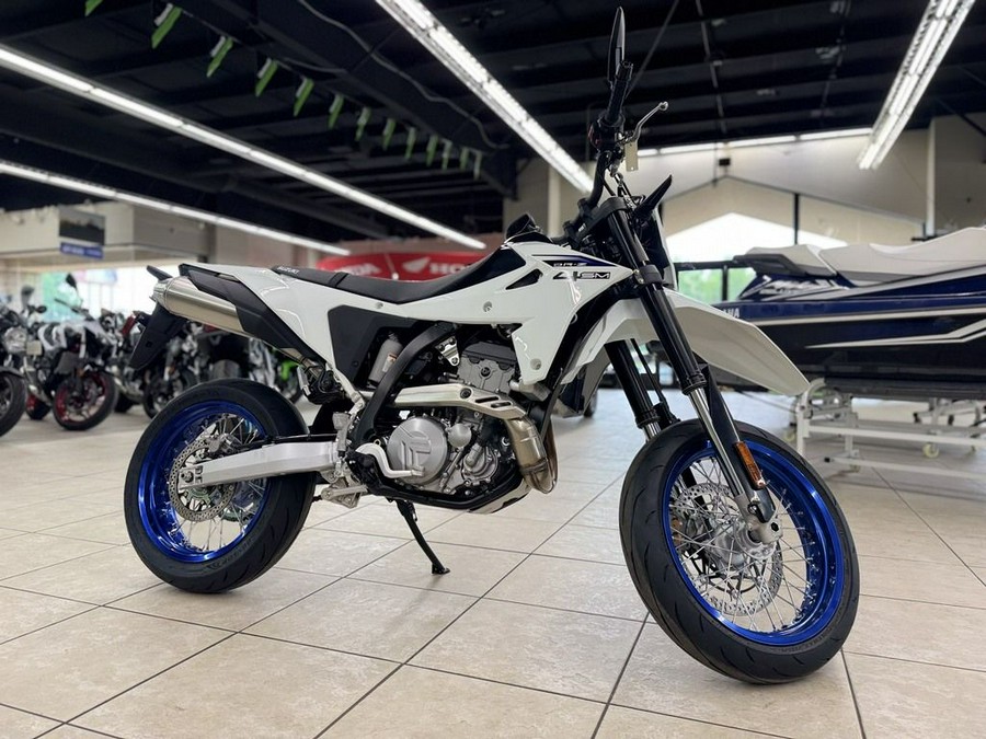 2026 Suzuki DR-Z4SM