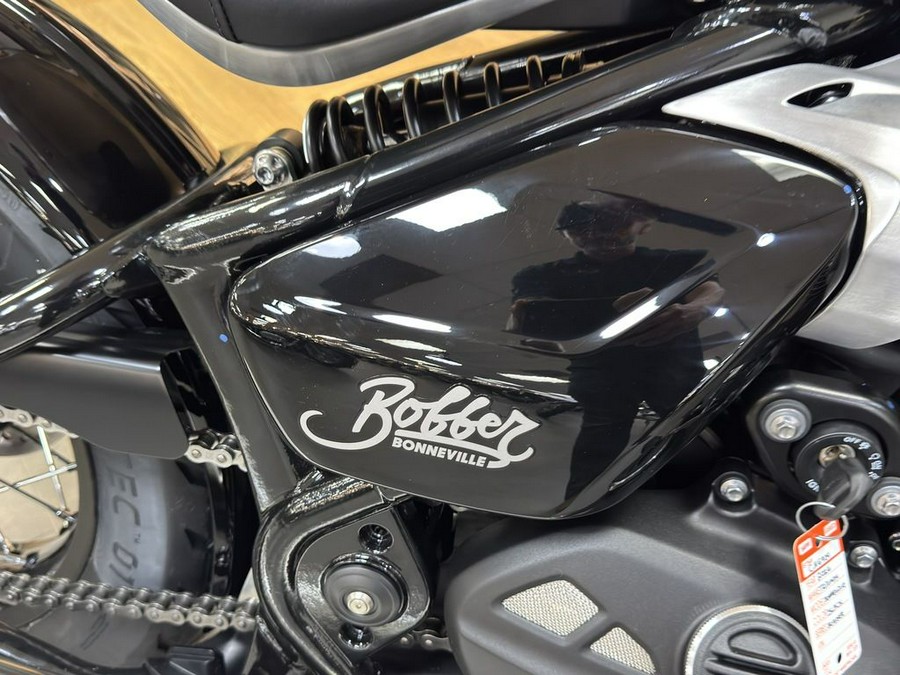 2026 Triumph Bonneville Bobber Jet black