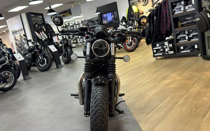 2026 Triumph Bonneville Bobber Jet black