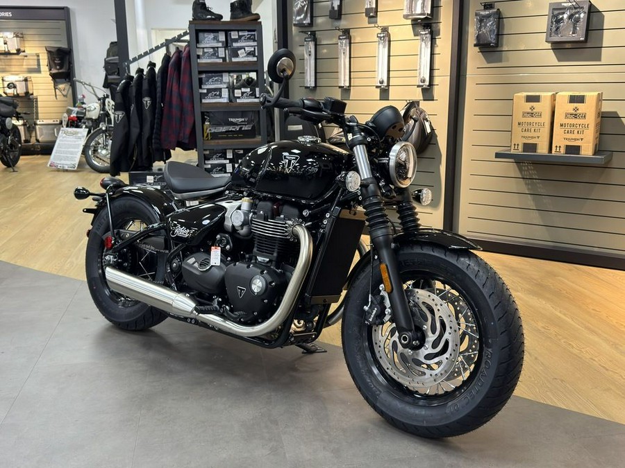 2026 Triumph Bonneville Bobber Jet black