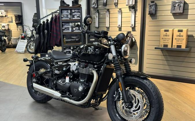 2026 Triumph Bonneville Bobber Jet black