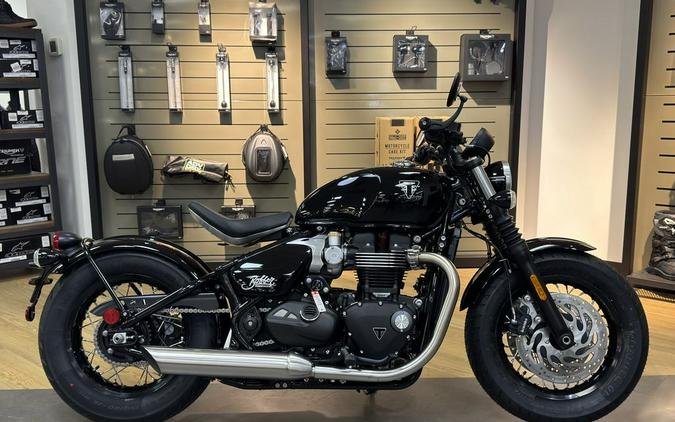 2026 Triumph Bonneville Bobber Jet black
