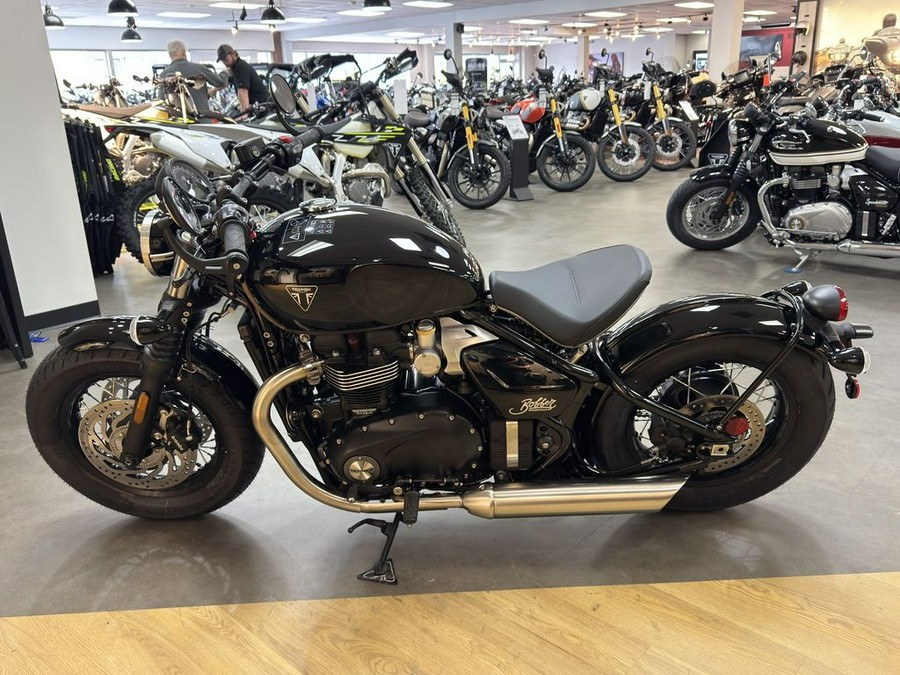 2026 Triumph Bonneville Bobber Jet black