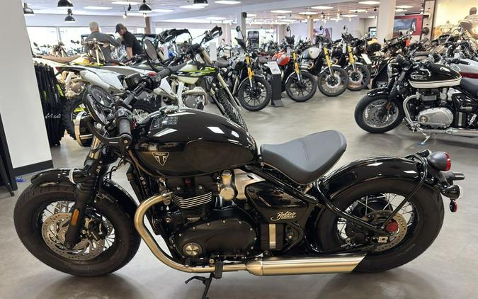 2026 Triumph Bonneville Bobber Jet black