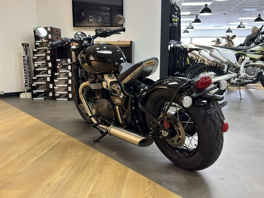 2026 Triumph Bonneville Bobber Jet black