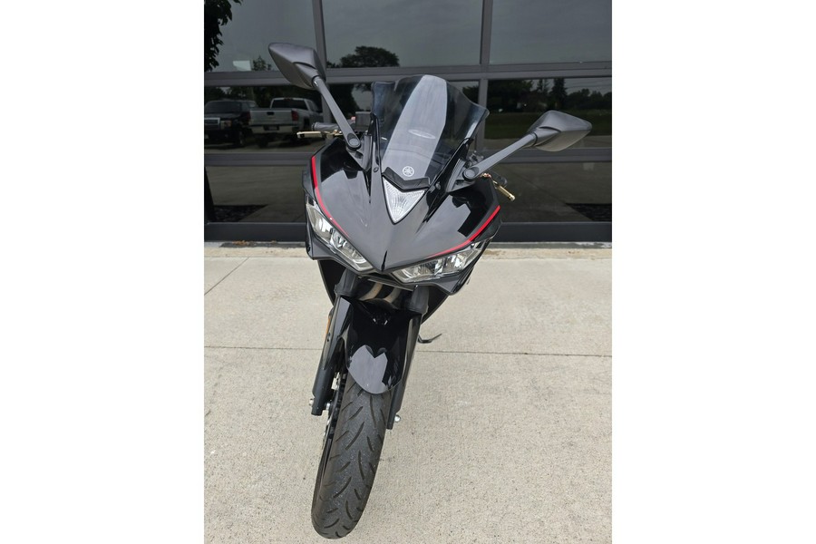 2018 YZF-R3 - Yamaha